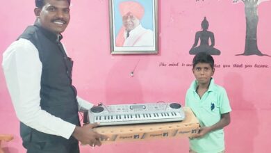 Photo of इंद्रायणी संस्थेकडून विद्यार्थ्यांना शालेय साहित्याचे वाटप