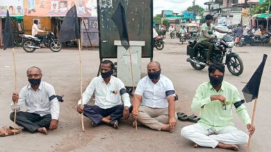 Photo of बदलापूर घटनेच्या निषेधार्थ शिवसैनिकांचे मूक आंदोलन