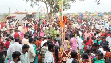 Photo of विठोबाच्या माळावर विठ्ठल-रुक्माईच्या भेटीला भाविकांची गर्दी