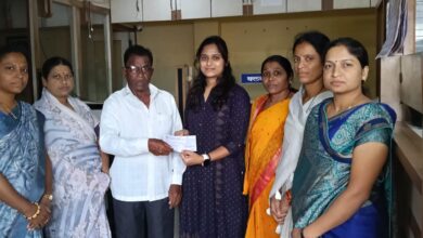 Photo of अपघातात मृत्युमुखी पडलेल्या कुटुंबाला ज्ञानज्योती महिला पतसंस्थेकडू एक लाखाचे अर्थसहाय्य